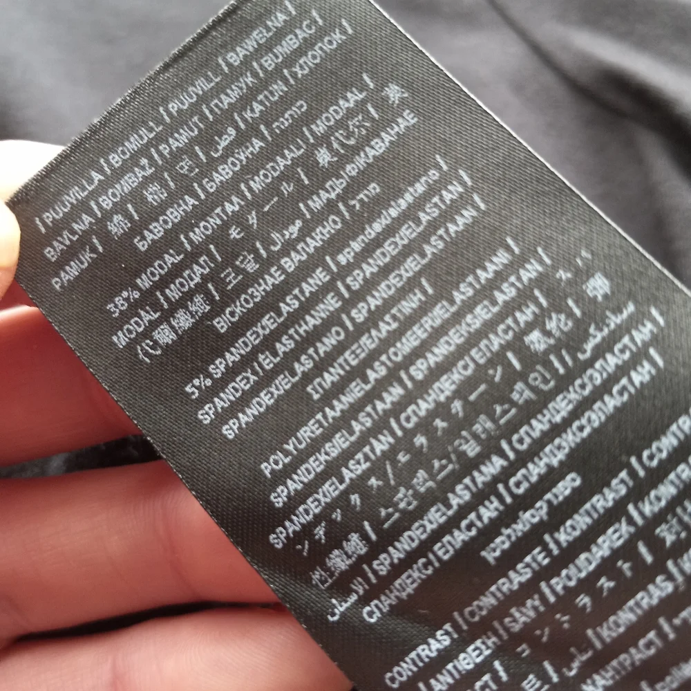 🍀GUESS Sexy Black High Neck Top!!! - Picture 5 of 7